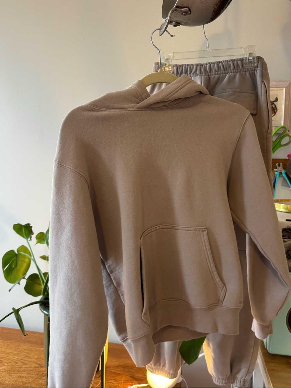 Aritizia sweat fleece sweatsuit size 2xs in ashen (color no longer available)